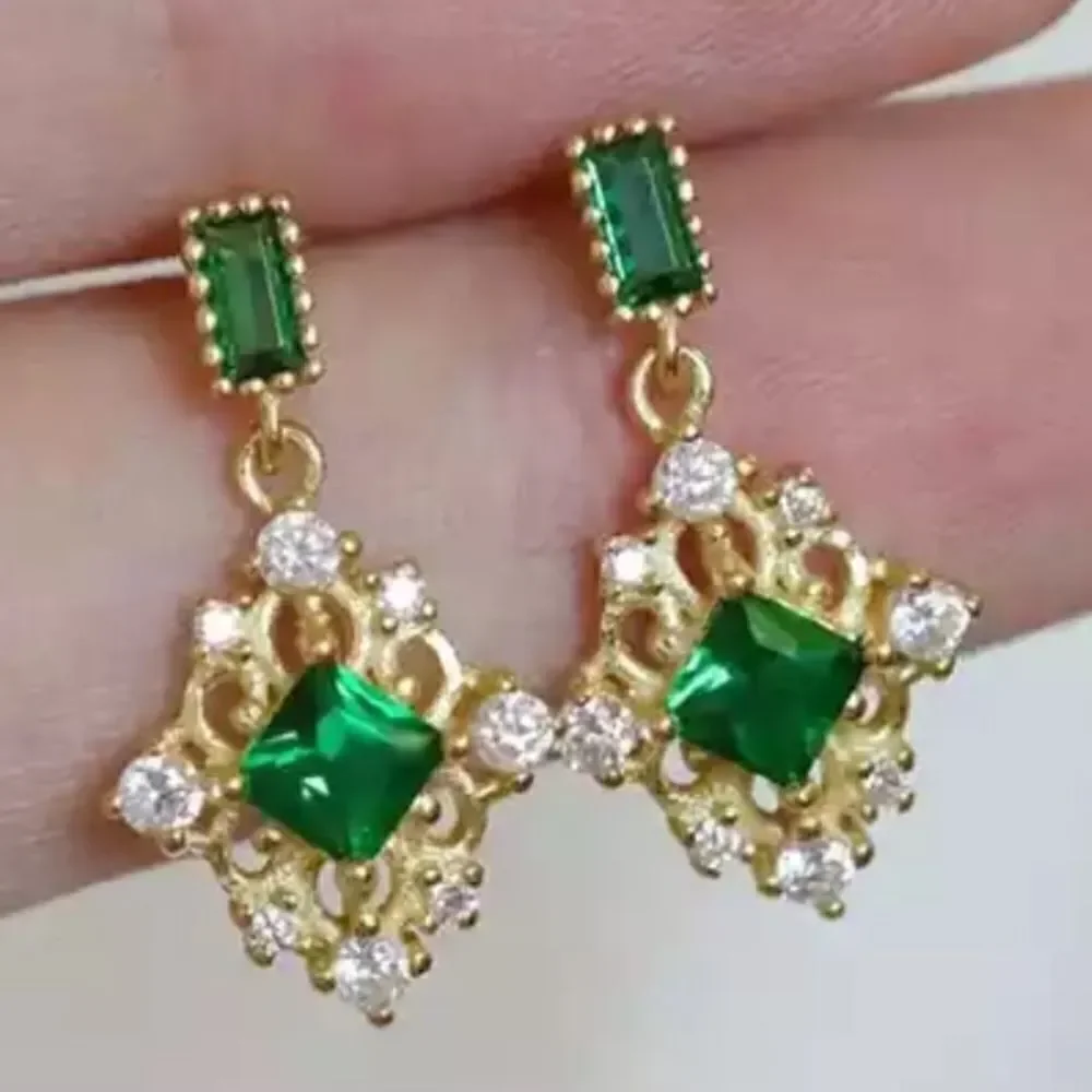 The Green Genesis Earring in gold